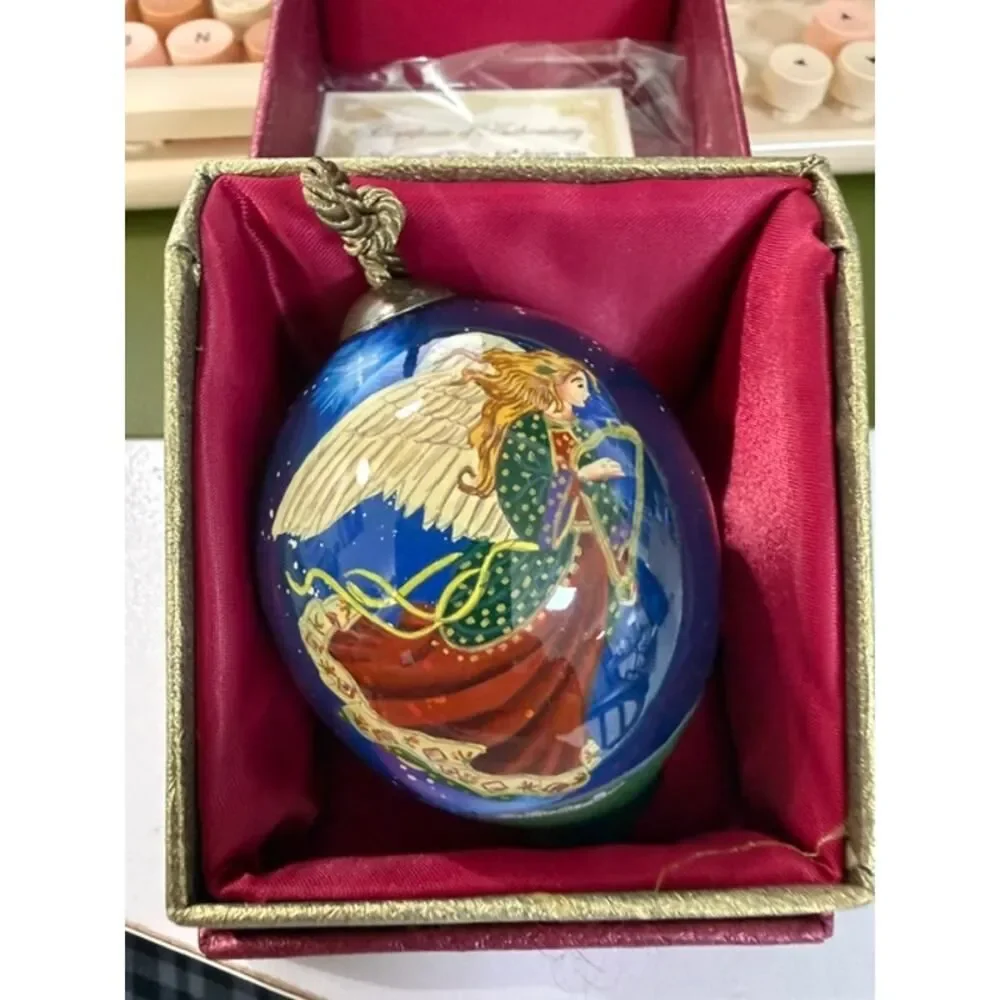 Ne’Qwa Art Join the Triumph of the Skies Ornament 7231103 Artist: Lisa Alderson